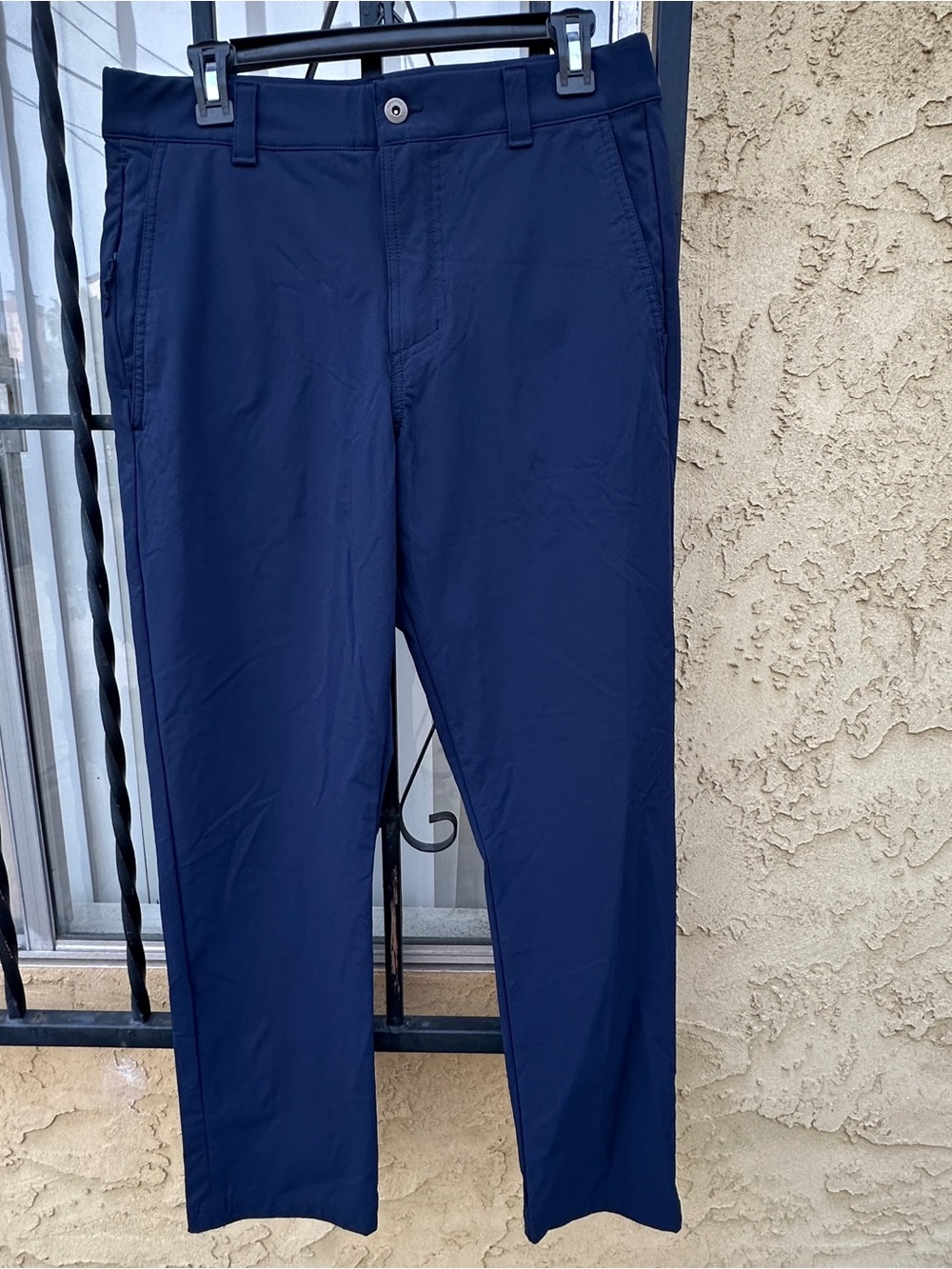 Columbia 30X30 Men's Classic Stretch hiking Chino Pants in Navy